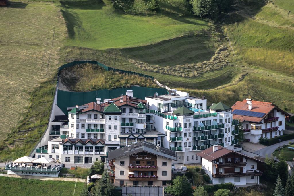 Hotel Jennys Schloessl แซร์เฟาส์ ภายนอก รูปภาพ