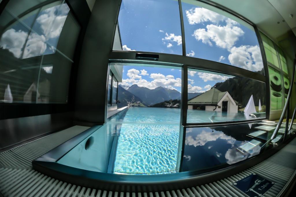 Hotel Jennys Schloessl แซร์เฟาส์ ภายนอก รูปภาพ