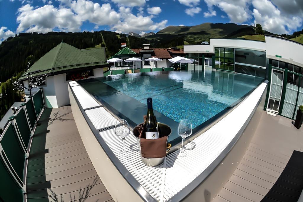 Hotel Jennys Schloessl แซร์เฟาส์ ภายนอก รูปภาพ