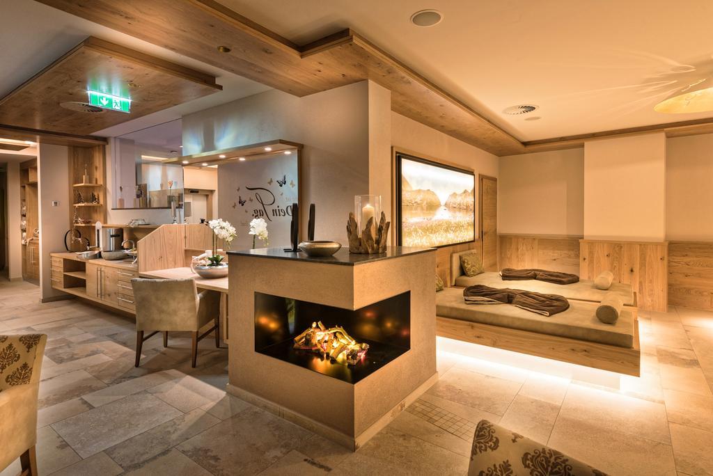 Hotel Jennys Schloessl แซร์เฟาส์ ภายนอก รูปภาพ
