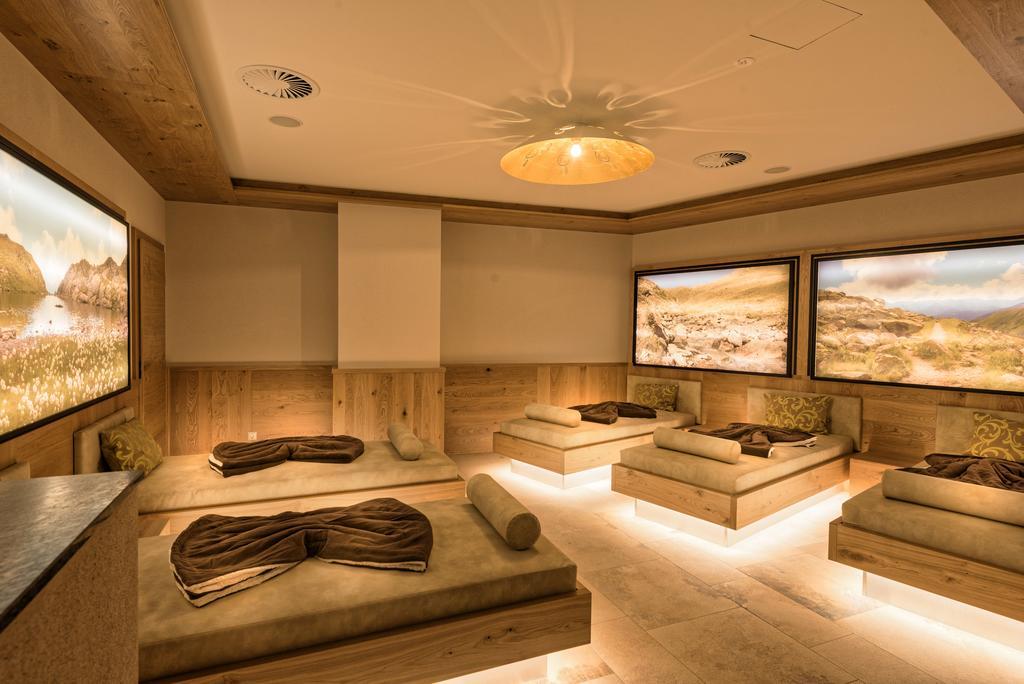Hotel Jennys Schloessl แซร์เฟาส์ ภายนอก รูปภาพ