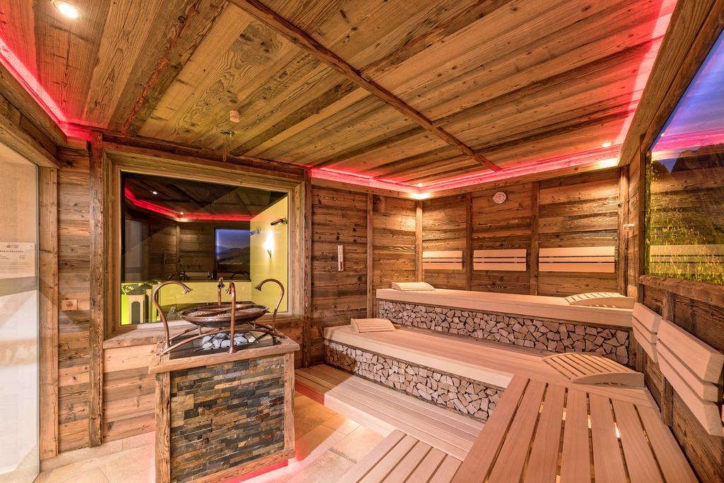 Hotel Jennys Schloessl แซร์เฟาส์ ภายนอก รูปภาพ
