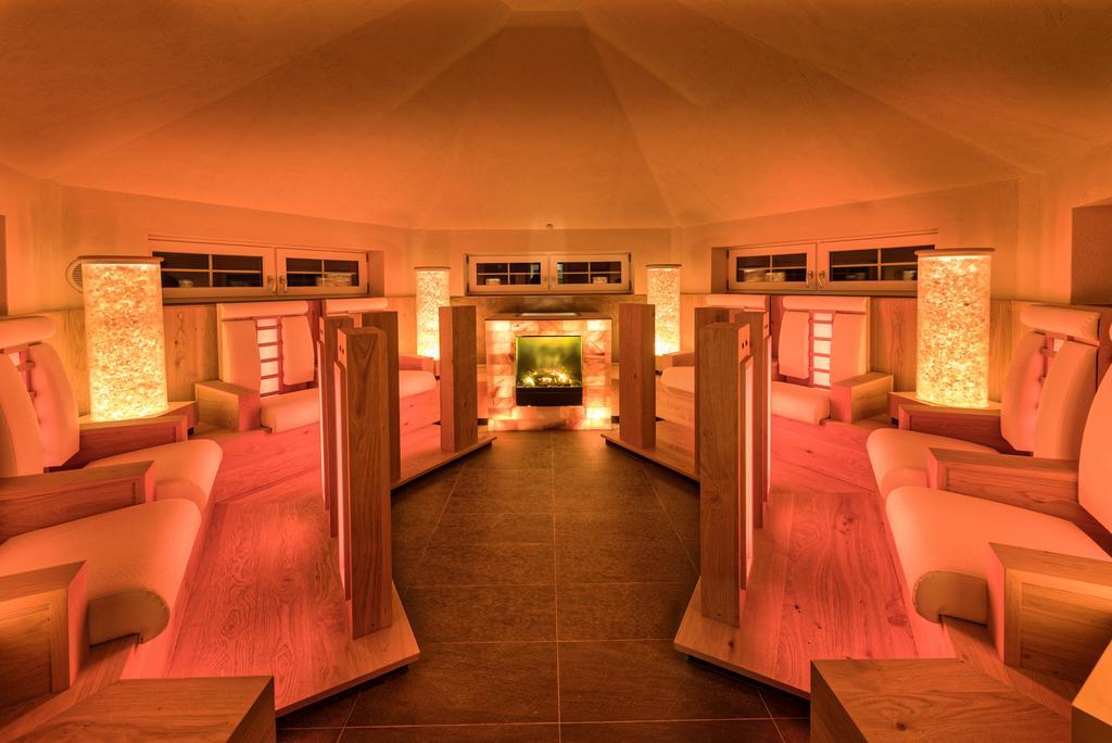 Hotel Jennys Schloessl แซร์เฟาส์ ภายนอก รูปภาพ