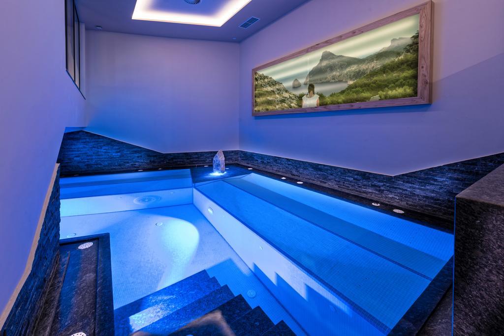 Hotel Jennys Schloessl แซร์เฟาส์ ภายนอก รูปภาพ