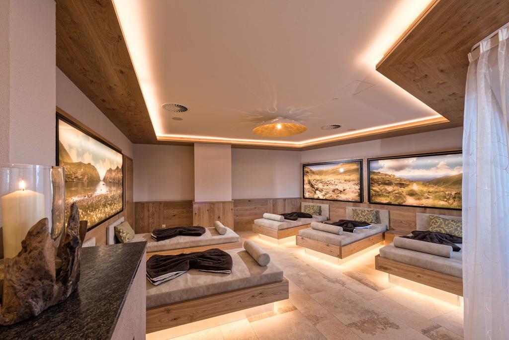 Hotel Jennys Schloessl แซร์เฟาส์ ภายนอก รูปภาพ