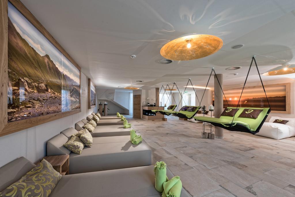 Hotel Jennys Schloessl แซร์เฟาส์ ภายนอก รูปภาพ