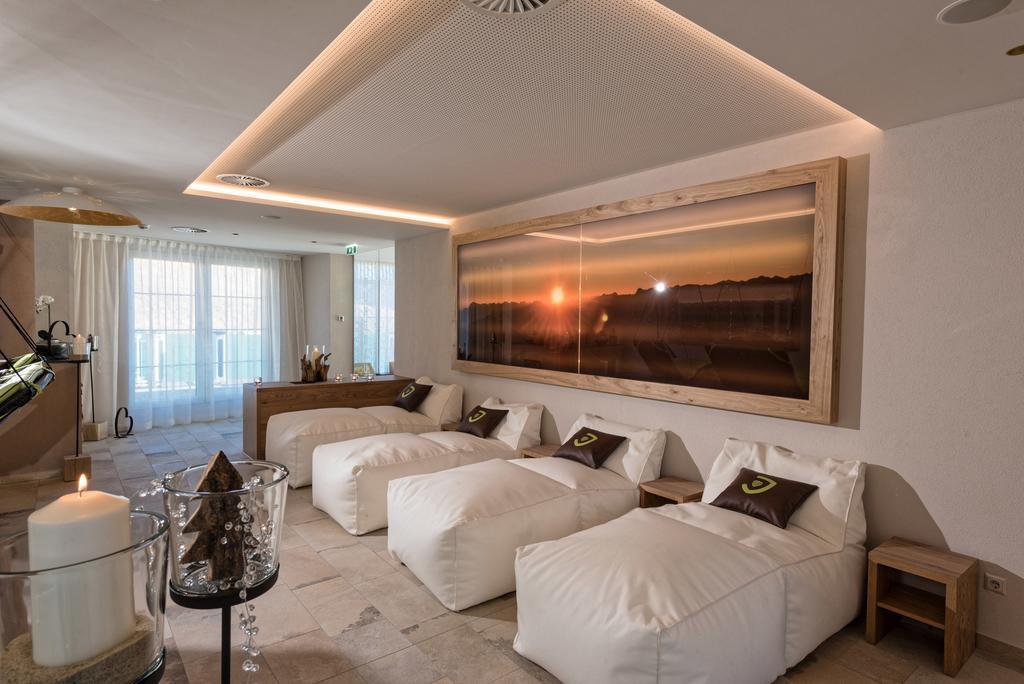 Hotel Jennys Schloessl แซร์เฟาส์ ภายนอก รูปภาพ