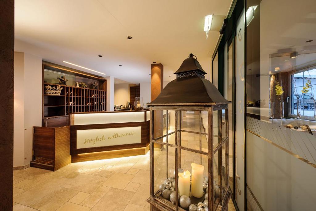 Hotel Jennys Schloessl แซร์เฟาส์ ภายนอก รูปภาพ