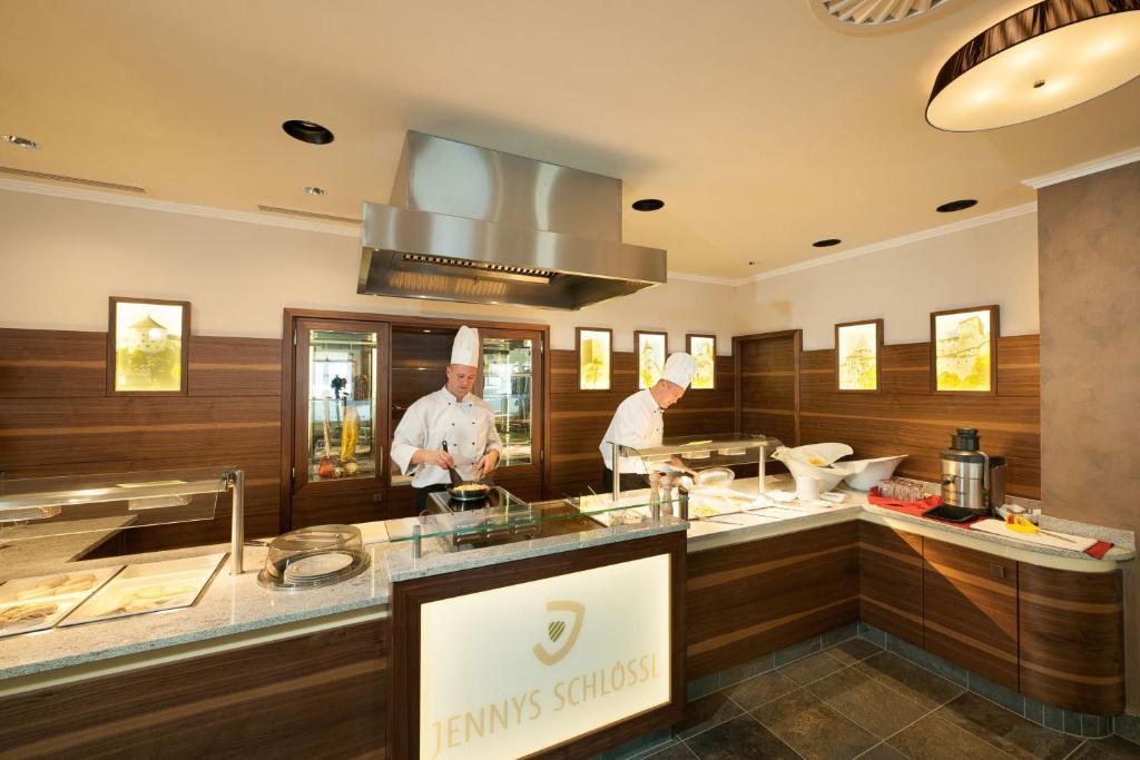 Hotel Jennys Schloessl แซร์เฟาส์ ภายนอก รูปภาพ