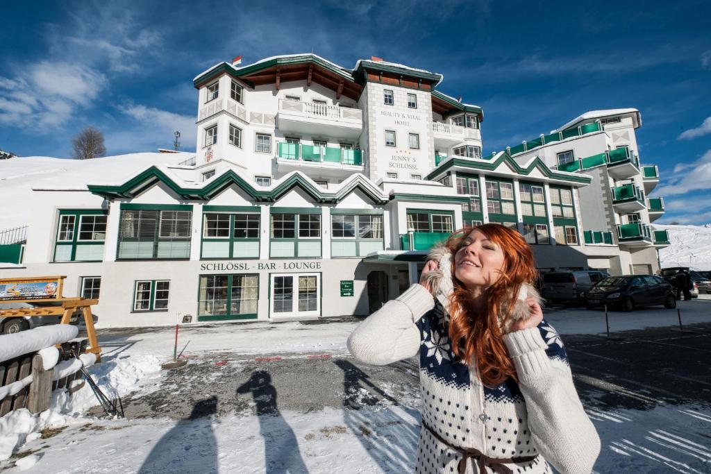 Hotel Jennys Schloessl แซร์เฟาส์ ภายนอก รูปภาพ