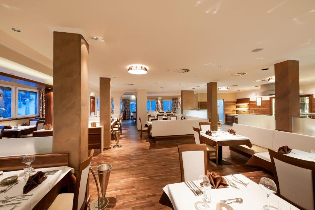 Hotel Jennys Schloessl แซร์เฟาส์ ภายนอก รูปภาพ