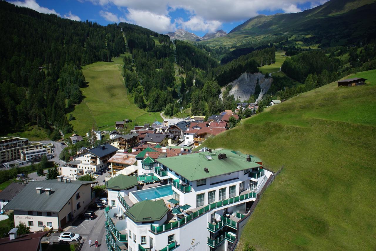 Hotel Jennys Schloessl แซร์เฟาส์ ภายนอก รูปภาพ