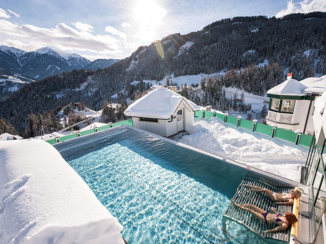 Hotel Jennys Schloessl แซร์เฟาส์ ภายนอก รูปภาพ